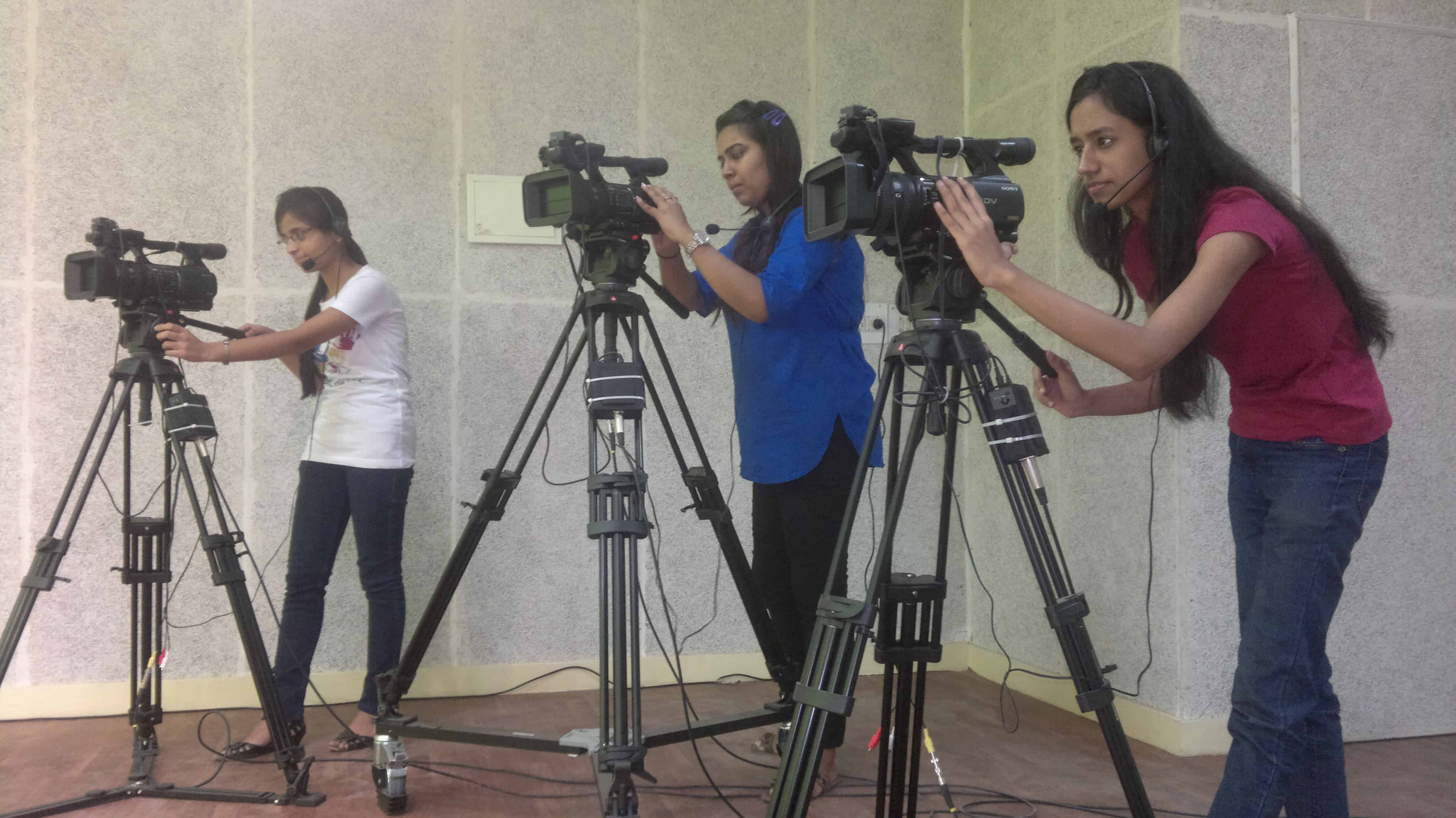 Kalindi Journalism Students with Cameras