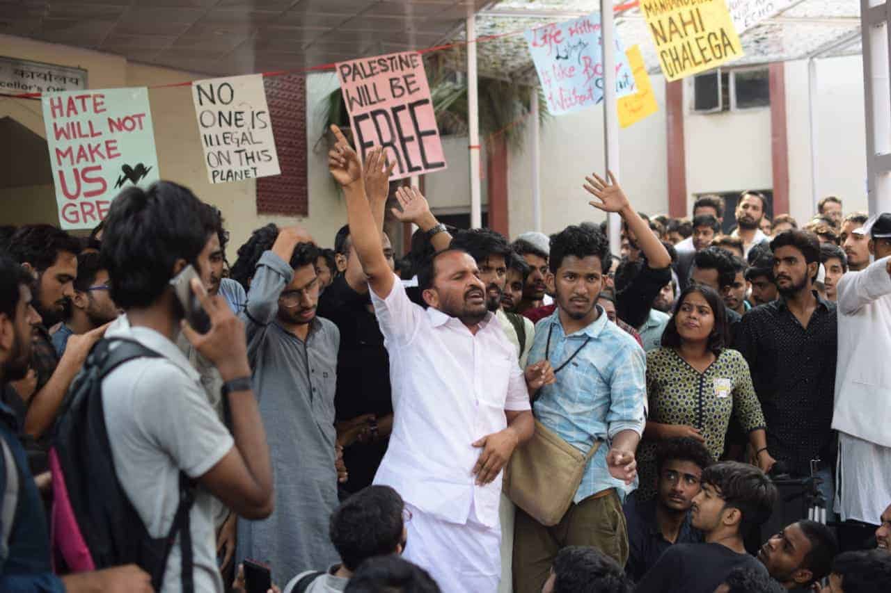 Congress MP Mr T N Prathapan extending support to the protesters at Jamia Millia Islamia.  Credits: The Jamia Review