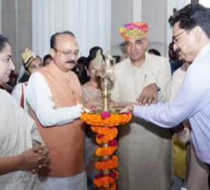 CM Rekha Gupta Inaugurates New Academic Block of Delhi University’s Social Centre School and Proposes the Return of U- Special Buses