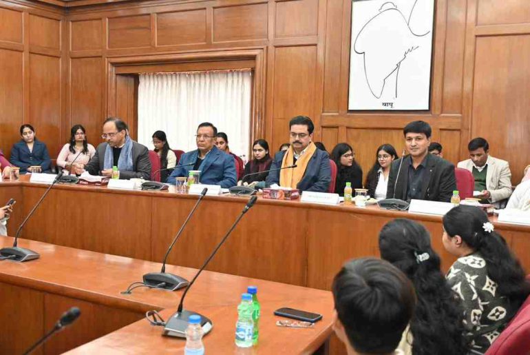 VCIS interns get to interact with top administrative officials of the university, including the Vice Chancellor