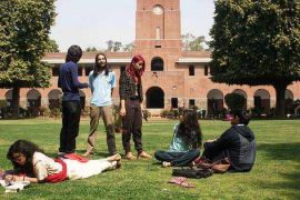 Students relaxing on St Stephen's Gardens.