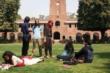 Students relaxing on St Stephen's Gardens.