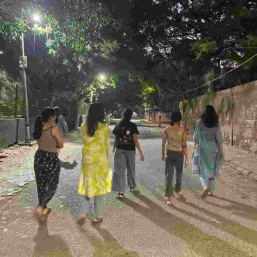 Dilli-Dallying After Dark