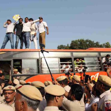 Delhi Police Detain CJP Leadership, Dhruv Rathee, Leftist Leaders, Lawyers, and Journalists Amidst the Jantar Mantar Anti-CEC Protests