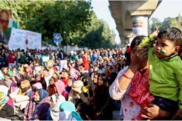 Protests outside Jamia Millia increase in magnitude as hundreds gather outside the campus.